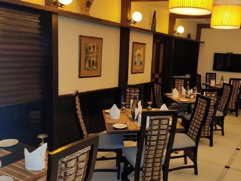 The Richmond Hotel Pondicherry Exterior photo