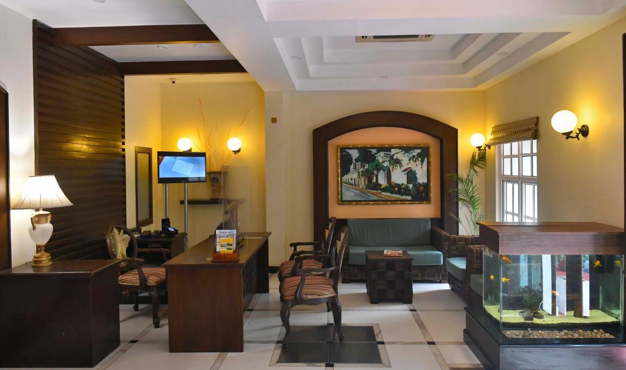 The Richmond Hotel Pondicherry Exterior photo