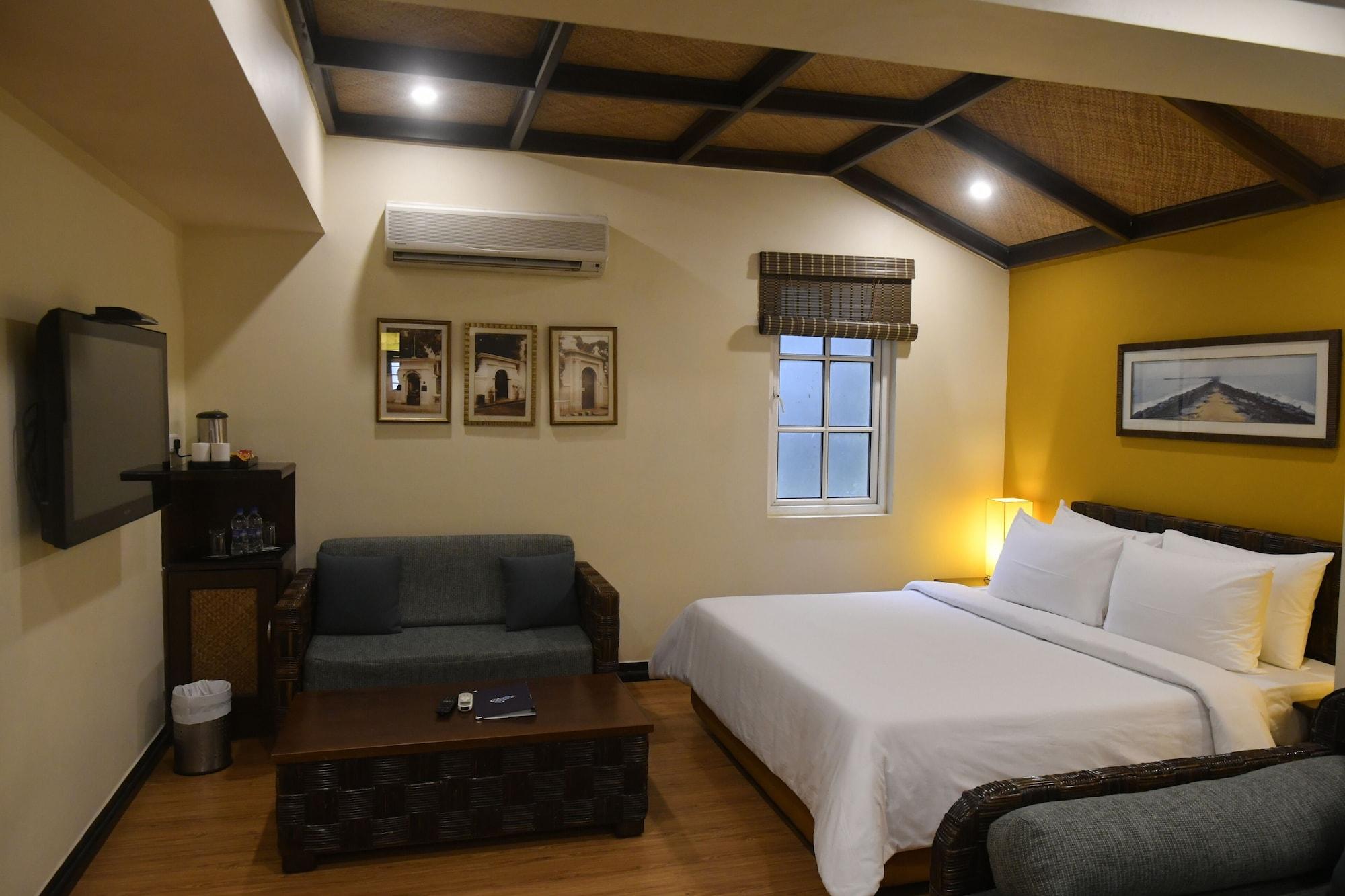 The Richmond Hotel Pondicherry Exterior photo