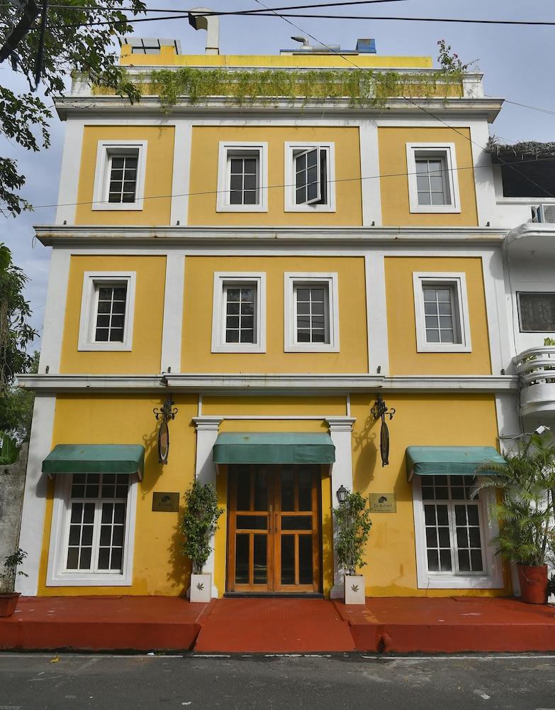 The Richmond Hotel Pondicherry Exterior photo