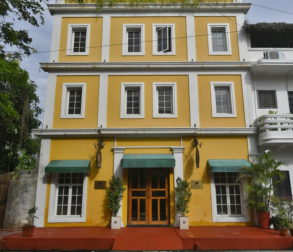 The Richmond Hotel Pondicherry Exterior photo
