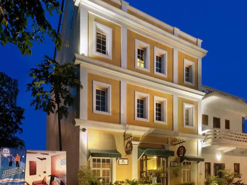 The Richmond Hotel Pondicherry Exterior photo